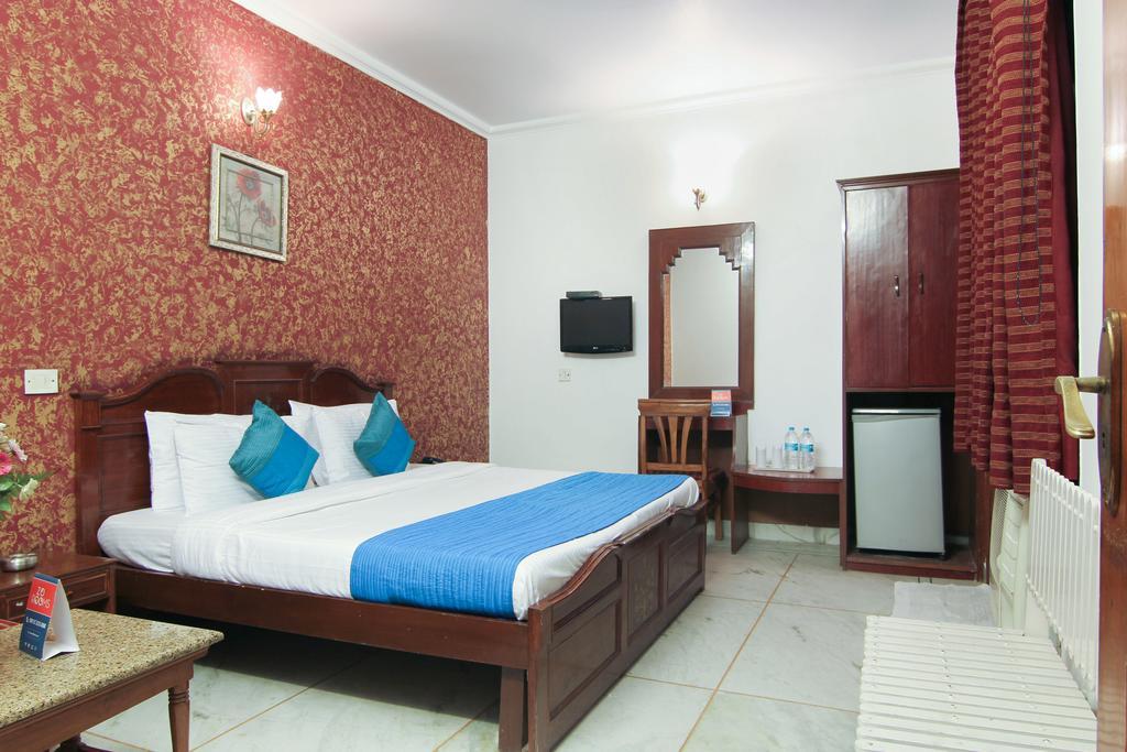 Hotel Rahul Palace Nova Deli Quarto foto