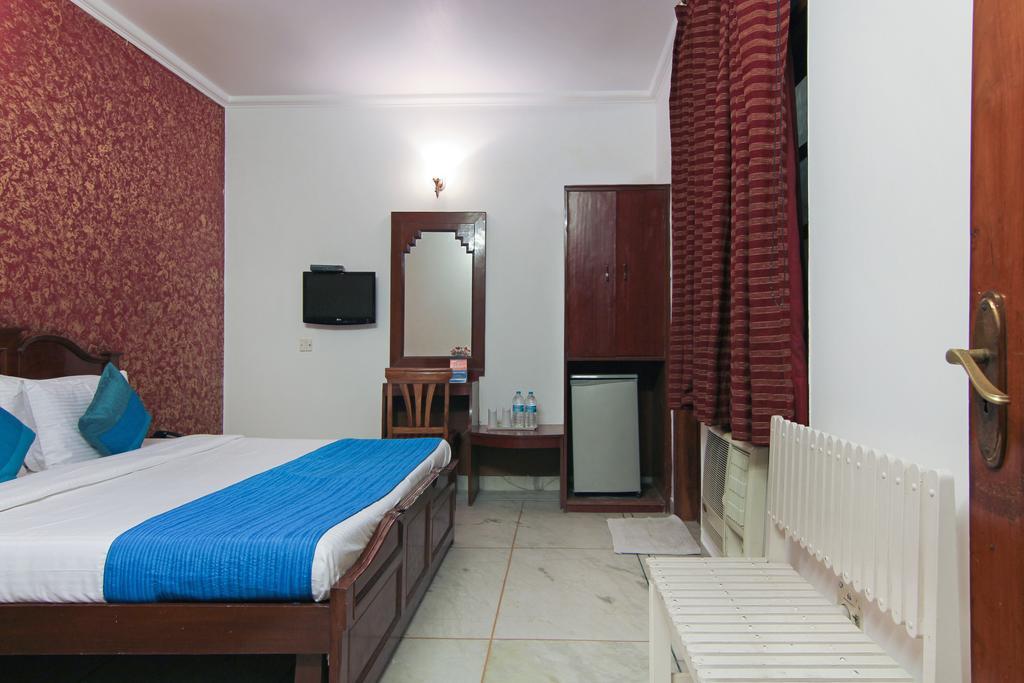 Hotel Rahul Palace Nova Deli Quarto foto