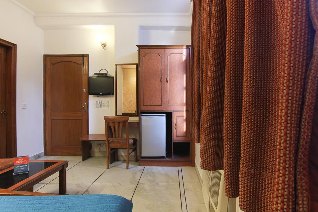 Hotel Rahul Palace Nova Deli Quarto foto