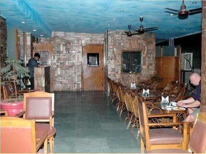 Hotel Rahul Palace Nova Deli Restaurante foto